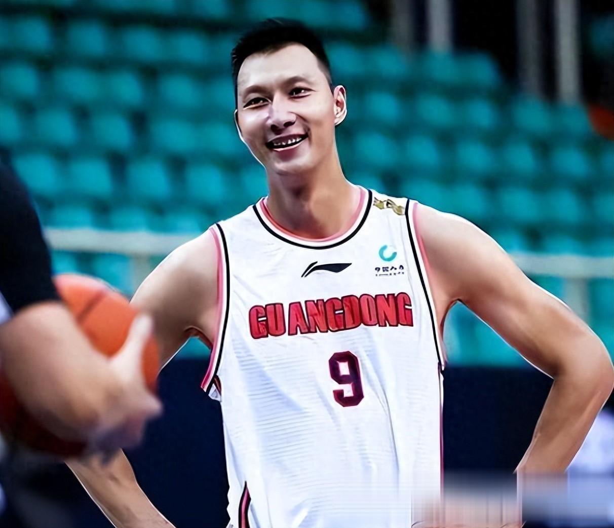 开云app-关于易建联遭遇持续失利，中国男篮主帅压力巨大！舆论热潮不断的信息